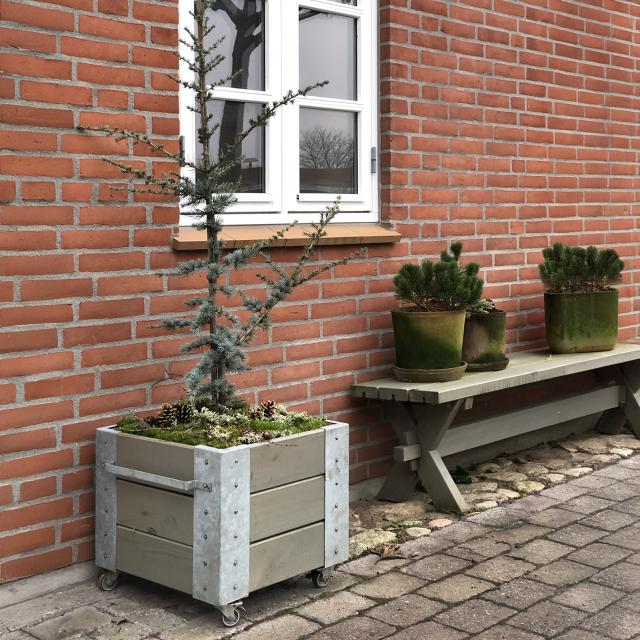 Cubic blomsterkasse m/hjul – 46×50×45 – gråbrun – 18237-18 DETAIL88213