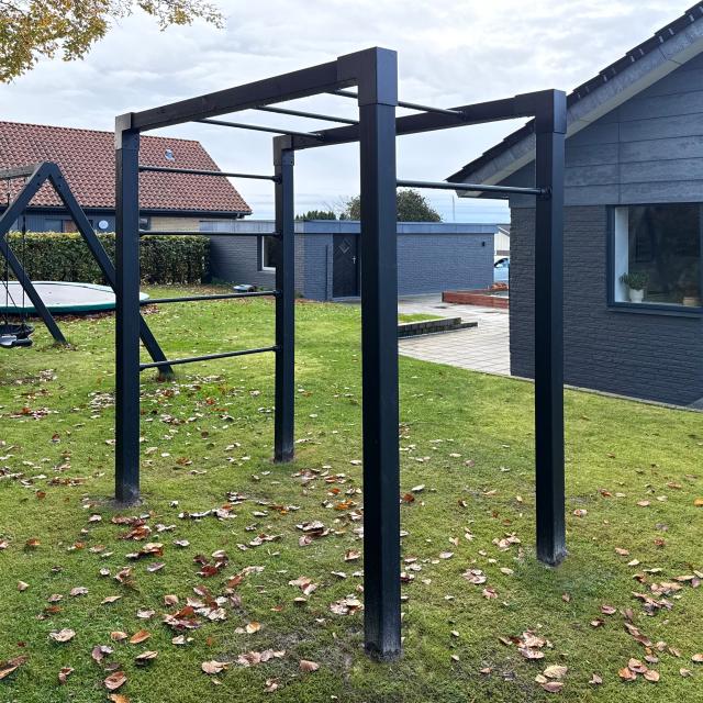 Outdoor fitness træningsstativ – model 4 – sort m/sorte beslag – 179069-15 DETAIL87859