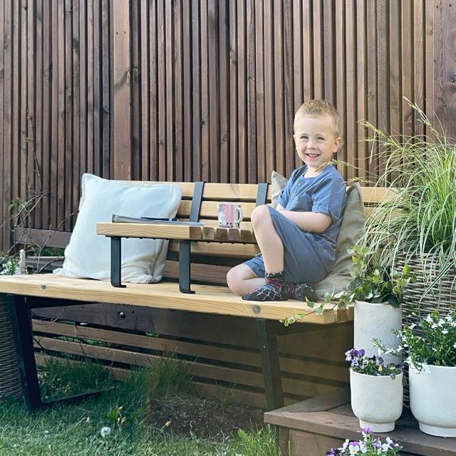 Relax bænk med dreng